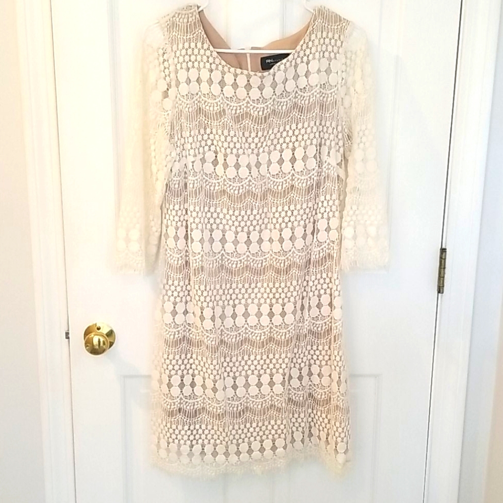 Lace 3/4 sleeve shift dress